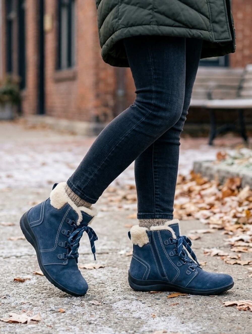 Earth Origins Crowley Navy Suede Water-Repellent Ankle Boots Faux Fur 9.5W W/Box